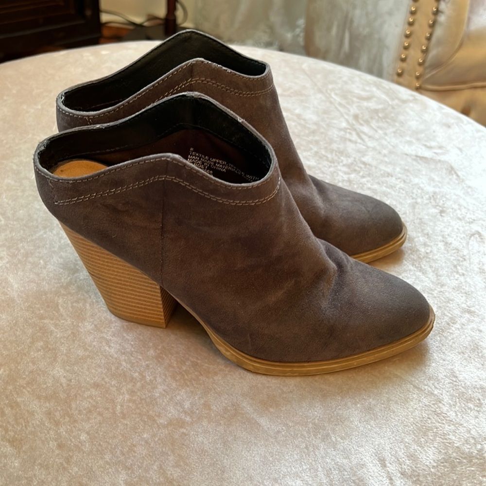 DV Textile Mule Booties Sz 8 EUC